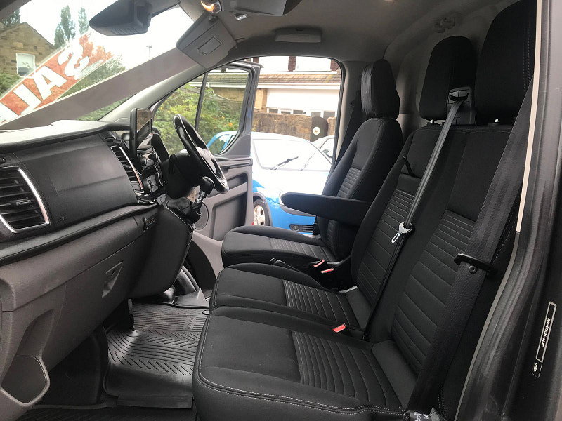 Ford Transit Custom 2.0L 300 LIMITED P/V L2 H2 Diesel Manual Euro 6 (128 bhp) 5dr Manual 2026