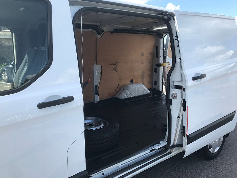 Ford Transit Custom 2.0L 300 Trend EcoBlue 5dr Diesel Manual Euro 6 (104 bhp) 5dr Manual 2026