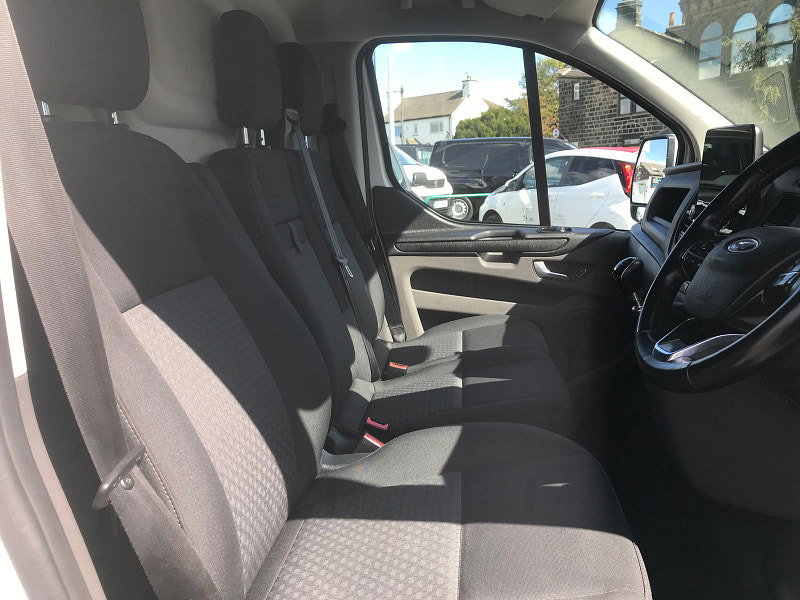 Ford Transit Custom 2.0L 300 Trend EcoBlue 5dr Diesel Manual Euro 6 (104 bhp) 5dr Manual 2026