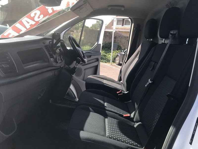 Ford Transit Custom 2.0L 300 Trend EcoBlue 5dr Diesel Manual Euro 6 (104 bhp) 5dr Manual 2026