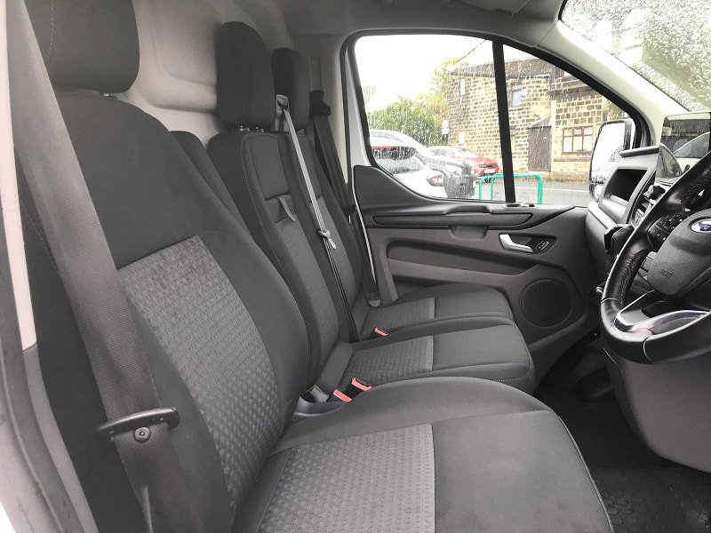 Ford Transit Custom 2.0L 300 Trend EcoBlue 5dr Diesel Manual Euro 6 (104 bhp) 5dr Manual 2026