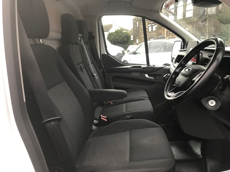 Ford Transit Custom 2.0L 300 Trend EcoBlue 5dr Diesel Manual Euro 6 (104 bhp) 5dr Manual 2026