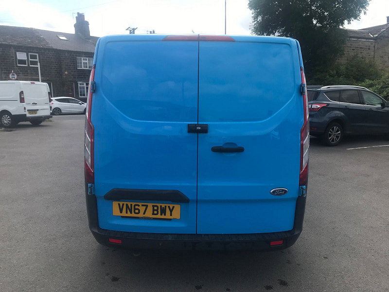 Ford Transit Custom 2.0L 310 LR P/V Diesel Manual Euro 6 (103 bhp) 6dr Manual 2026