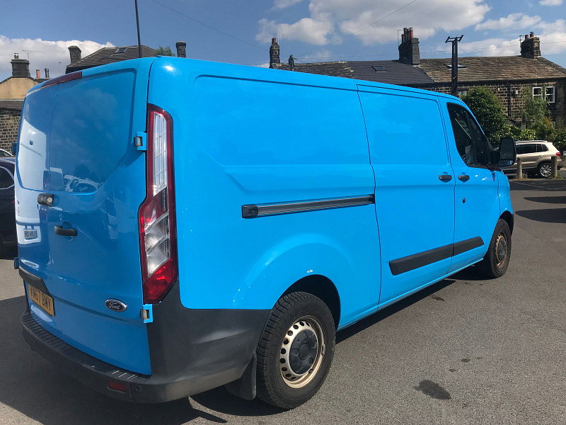 Ford Transit Custom 2.0L 310 LR P/V Diesel Manual Euro 6 (103 bhp) 6dr Manual 2026