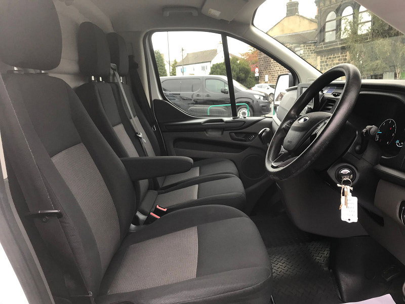Ford Transit Custom 2.0L 320 Leader EcoBlue Diesel Manual Euro 6 (128 bhp) 5dr Manual 2026