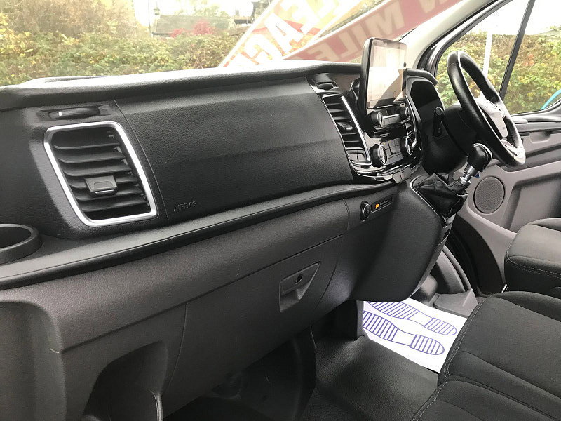 Ford Transit Custom 2.0L 340 LIMITED P/V ECOBLUE Diesel Manual Euro 6 (128 bhp) 5dr Manual 2026
