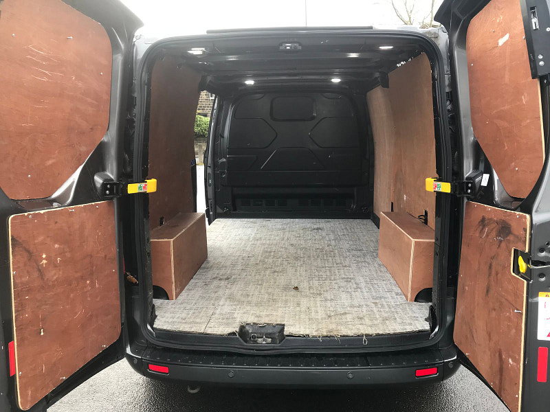 Ford Transit Custom 2.0L 340 LIMITED P/V ECOBLUE Diesel Manual Euro 6 (128 bhp) 5dr Manual 2026