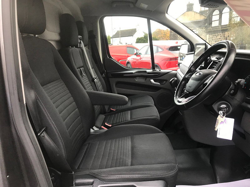 Ford Transit Custom 2.0L 340 LIMITED P/V ECOBLUE Diesel Manual Euro 6 (128 bhp) 5dr Manual 2026