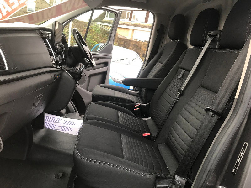Ford Transit Custom 2.0L 340 LIMITED P/V ECOBLUE Diesel Manual Euro 6 (128 bhp) 5dr Manual 2026