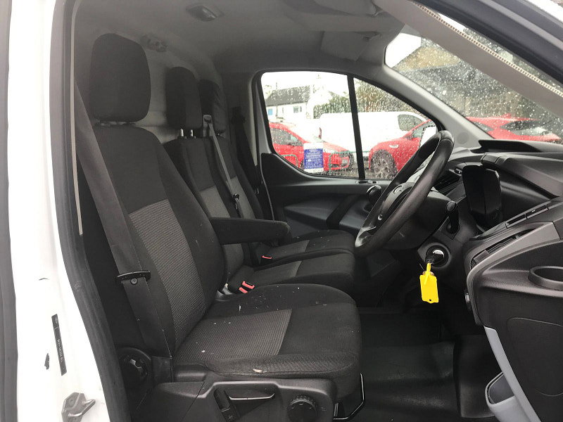 Ford Transit Custom 2.2L 290 LR P/V Diesel Manual Euro 5 (99 bhp) 5dr Manual 2026