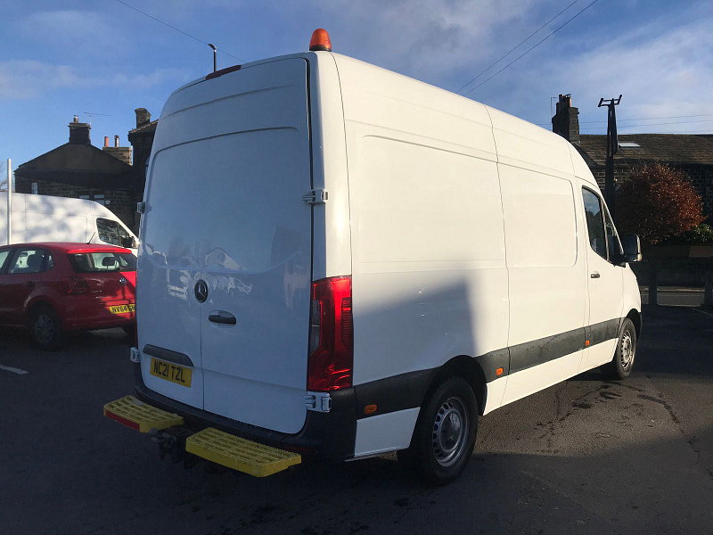 Mercedes-Benz Sprinter 1.9L 317 Progressive CDI Diesel Manual Euro 6 (168 bhp) 5dr Manual 2026