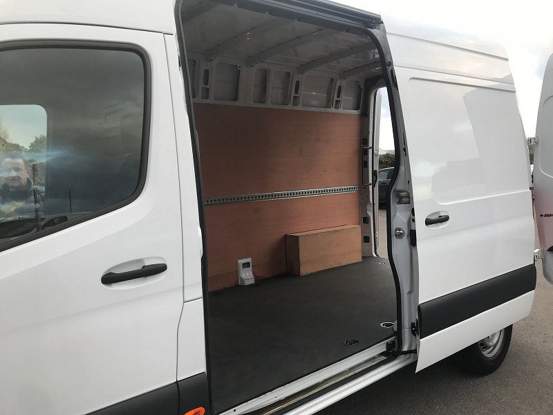 Mercedes-Benz Sprinter eProgressive Electric Automatic Euro 6 (114 bhp) 5dr Automatic 2026