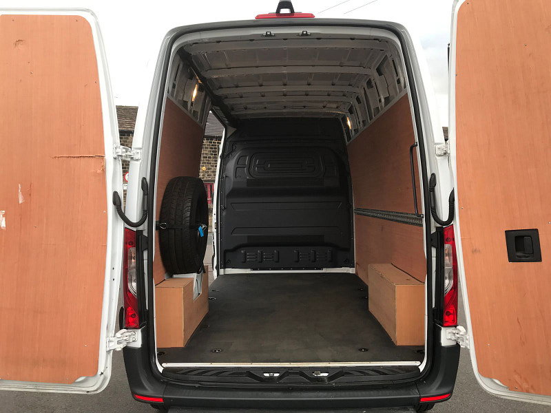 Mercedes-Benz Sprinter eProgressive Electric Automatic Euro 6 (114 bhp) 5dr Automatic 2026