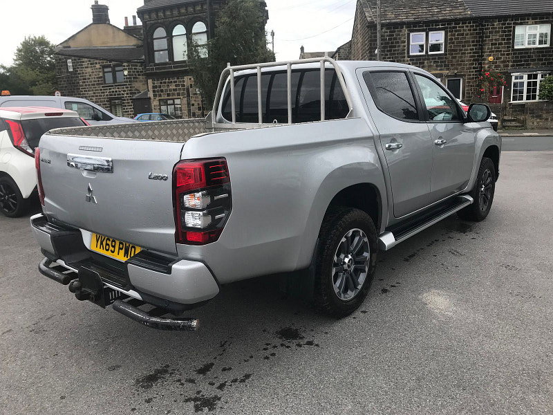 Mitsubishi L200 2.3L Barbarian X DI-D Auto Diesel Automatic Euro 6 (148 bhp) 4dr Automatic 2026
