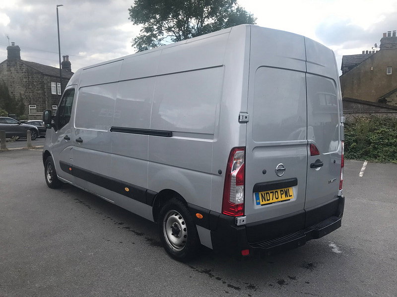 Nissan NV400 2.3 dCi 35 Acenta Panel Van 5dr Diesel Manual FWD L3 H2 Euro 6 (135 ps) 5dr Manual 2026