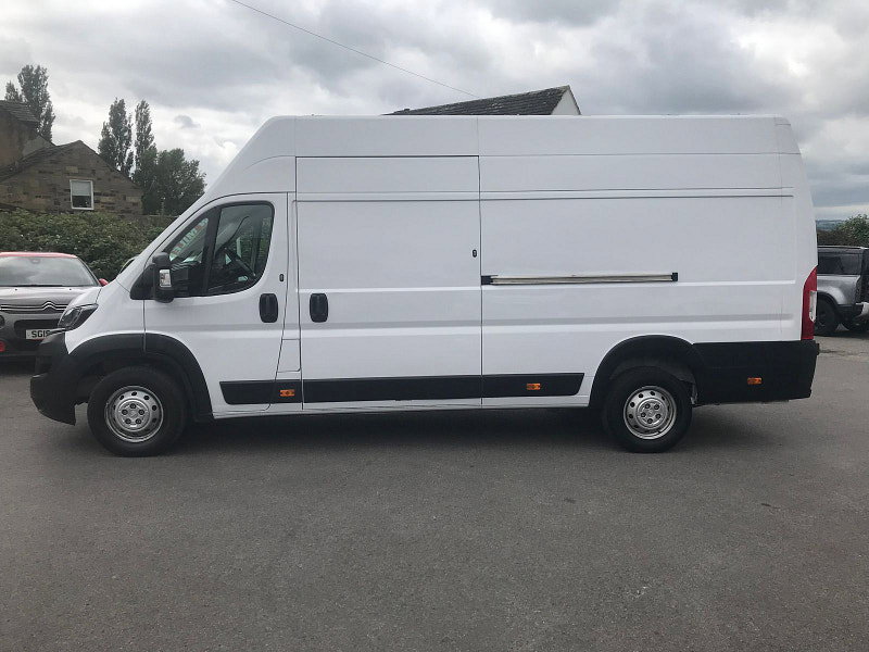 Peugeot Boxer 2.2L 435 Professional L4H3 Blue HDi Diesel Manual Euro 6 (138 bhp) 5dr Manual 2026