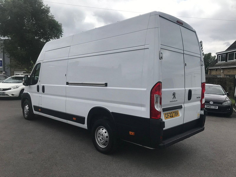 Peugeot Boxer 2.2L 435 Professional L4H3 Blue HDi Diesel Manual Euro 6 (138 bhp) 5dr Manual 2026