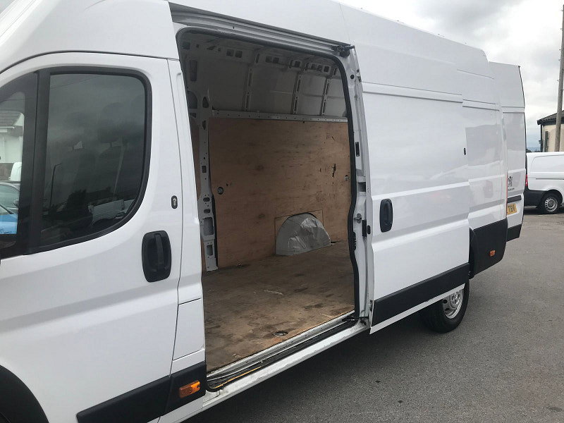 Peugeot Boxer 2.2L 435 Professional L4H3 Blue HDi Diesel Manual Euro 6 (138 bhp) 5dr Manual 2026