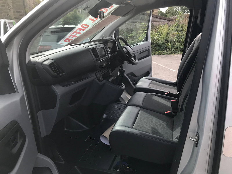 Peugeot Expert 2.0 BlueHDi 1400 Professional Long Panel Van 6dr Diesel Manual LWB Euro 6 (s/s) (120 ps) 6dr Manual 2026