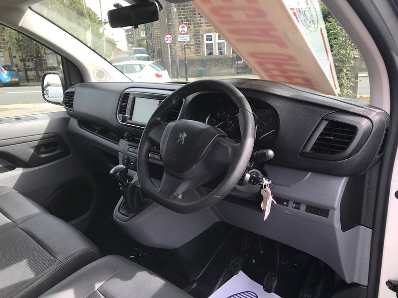 Peugeot Expert 2.0 BlueHDi 1400 Professional Long Panel Van 6dr Diesel Manual LWB Euro 6 (s/s) (120 ps) 6dr Manual 2026