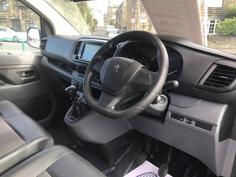 Peugeot Expert 2.0 BlueHDi 1400 Professional Long Panel Van 6dr Diesel Manual LWB Euro 6 (s/s) (120 ps) 6dr Manual 2026