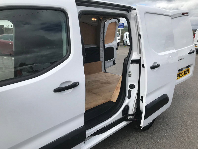 Peugeot Partner 1.5 BlueHDi 1000 Professional Premium + Standard Panel Van 5dr Diesel Manual SWB Euro 6 (s/s) (100 bhp) 5dr Manual 2026