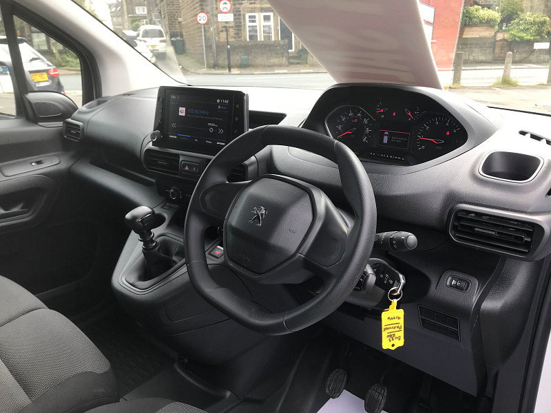 Peugeot Partner 1.5 BlueHDi 1000 Professional Premium + Standard Panel Van 5dr Diesel Manual SWB Euro 6 (s/s) (100 bhp) 5dr Manual 2026