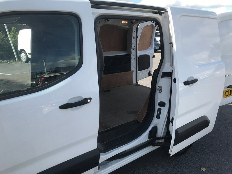 Peugeot Partner 1.5 BlueHDi 650 Professional Standard Panel Van 5dr Diesel Manual SWB Euro 6 (75 bhp) 5dr Manual 2026