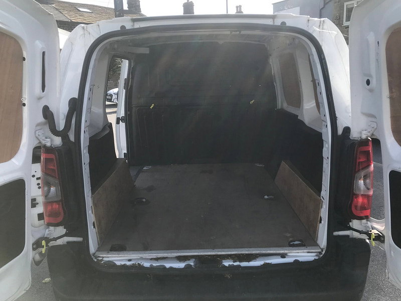 Peugeot Partner 1.5 BlueHDi 650 Professional Standard Panel Van 5dr Diesel Manual SWB Euro 6 (75 bhp) 5dr Manual 2026
