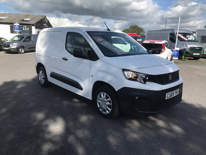 Peugeot Partner 1.5 BlueHDi 650 Professional Standard Panel Van 5dr Diesel Manual SWB Euro 6 (75 bhp) 5dr Manual 2026
