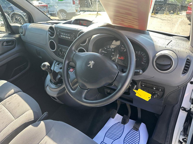Peugeot Partner 1.6L BLUE HDI SE L2 750 Diesel Manual Euro 5 (100 bhp) 6dr Manual 2026