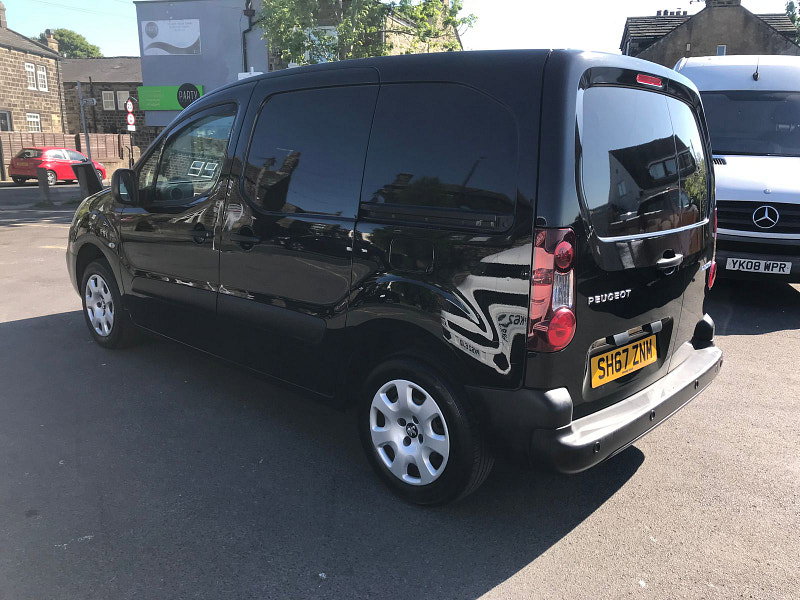 Peugeot Partner 1.6L Professional L1 Blue HDi Diesel Manual Euro 6 (75 bhp) 5dr Manual 2026