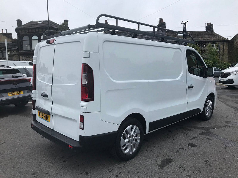 Renault Trafic 1.6L SL27 SPORT NAV DCI Diesel Manual Euro 6 (120 bhp) 5dr Manual 2026