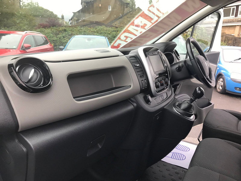 Renault Trafic 1.6L SL27 SPORT NAV DCI Diesel Manual Euro 6 (120 bhp) 5dr Manual 2026
