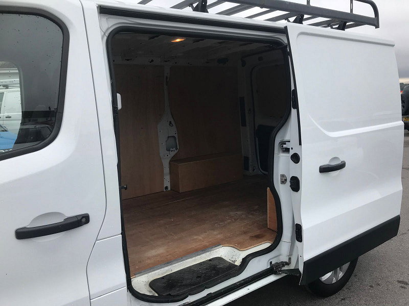 Renault Trafic 1.6L SL27 SPORT NAV DCI Diesel Manual Euro 6 (120 bhp) 5dr Manual 2026