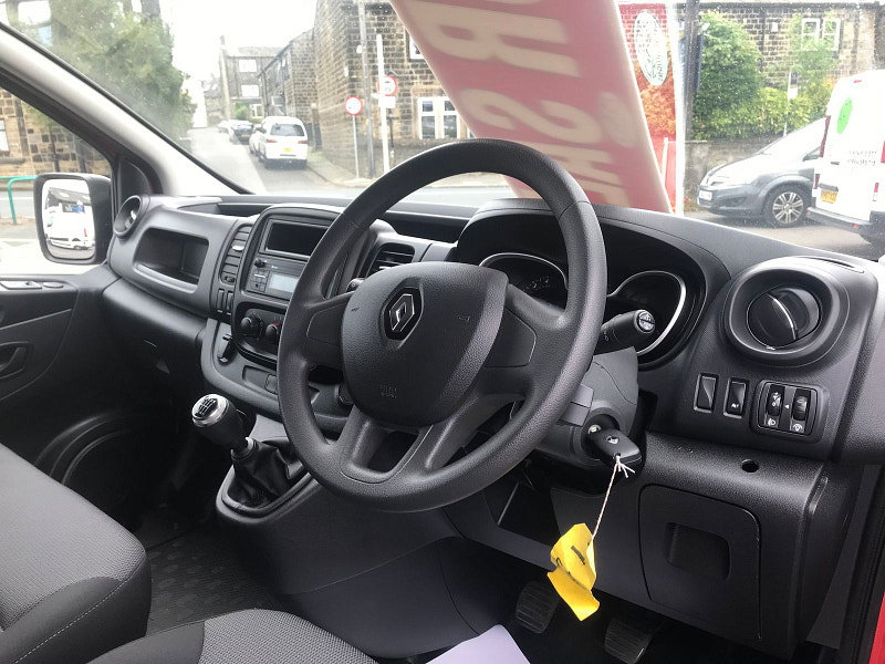 Renault Trafic 2.0L SL28 Business Energy dCi Diesel Manual Euro 6 (120 bhp) 5dr Manual 2026