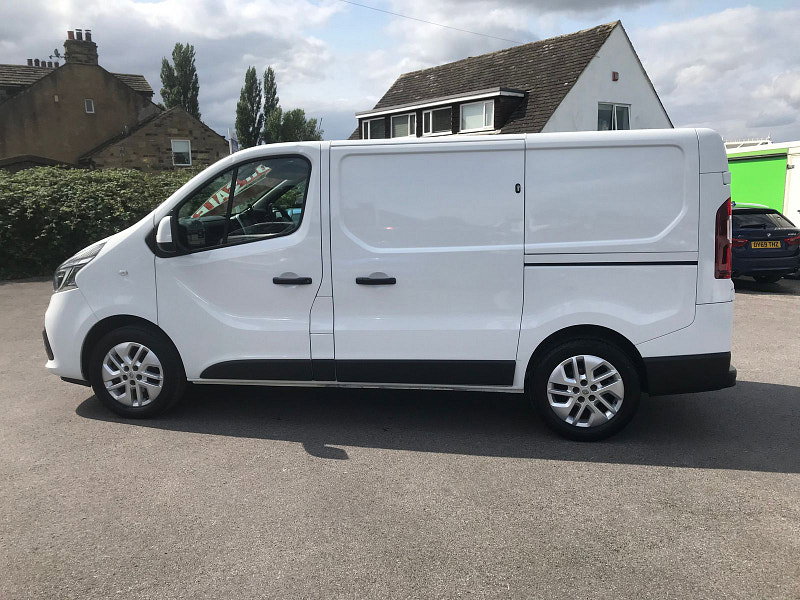 Renault Trafic 2.0L SL28 Sport Energy dCi Diesel Manual Euro 6 (120 bhp) 5dr Manual 2026