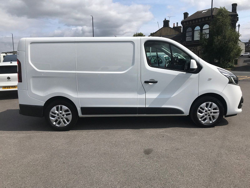 Renault Trafic 2.0L SL28 Sport Energy dCi Diesel Manual Euro 6 (120 bhp) 5dr Manual 2026