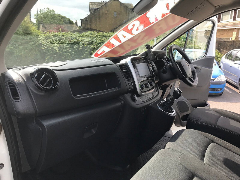 Renault Trafic 2.0L SL28 Sport Energy dCi Diesel Manual Euro 6 (120 bhp) 5dr Manual 2026