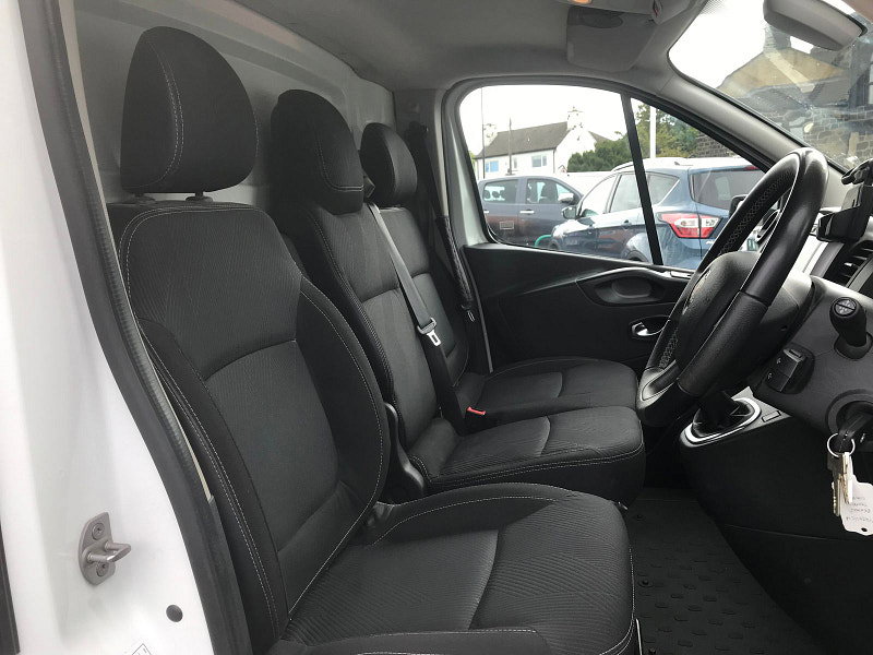 Renault Trafic 2.0L SL28 Sport Energy dCi Diesel Manual Euro 6 (120 bhp) 5dr Manual 2026