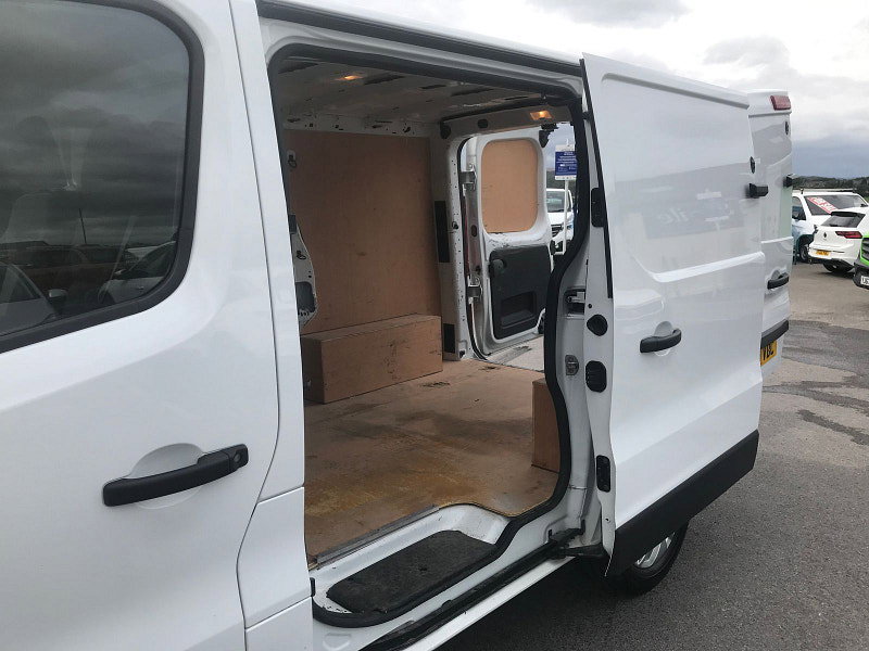 Renault Trafic 2.0L SL28 Sport Energy dCi Diesel Manual Euro 6 (120 bhp) 5dr Manual 2026