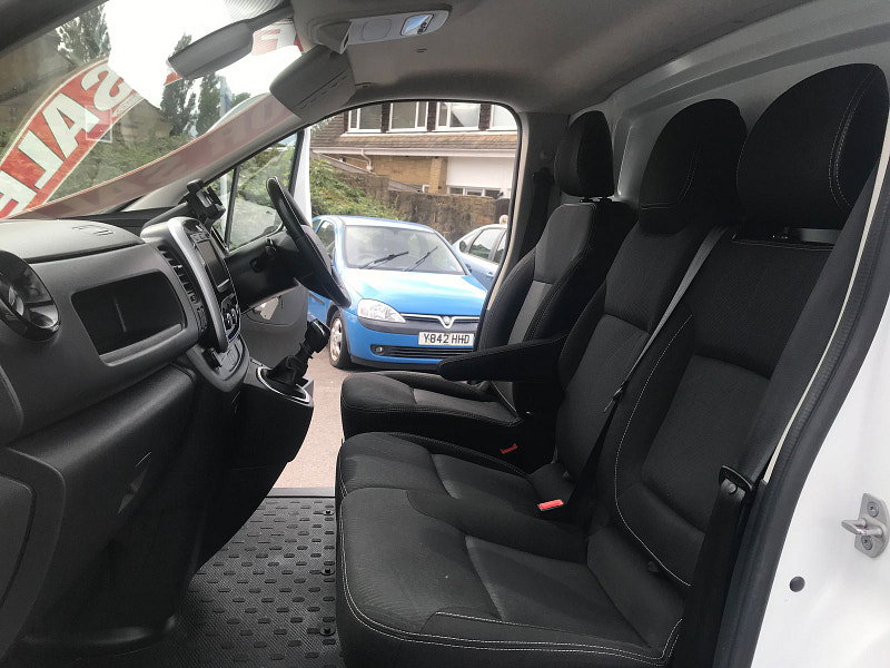 Renault Trafic 2.0L SL28 Sport Energy dCi Diesel Manual Euro 6 (120 bhp) 5dr Manual 2026