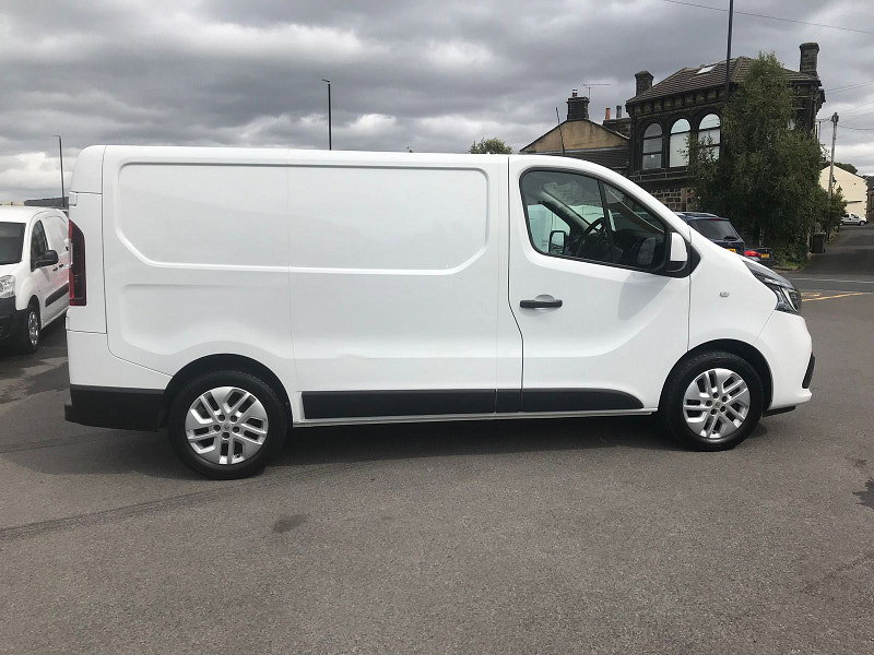 Renault Trafic 2.0L SL28 Sport Energy dCi Diesel Manual Euro 6 (120 bhp) 5dr Manual 2026