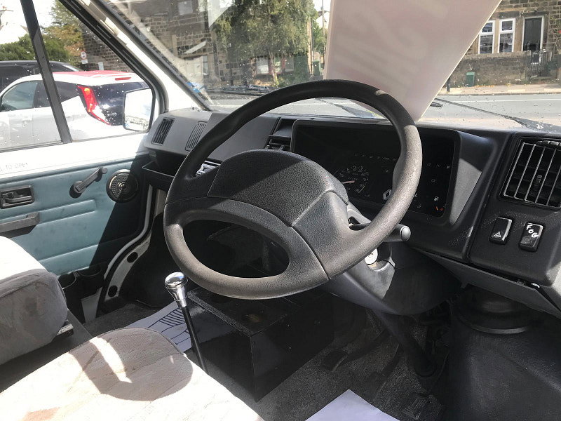 Renault Trafic 2.0L T1300 Petrol Manual 5dr Manual 2026