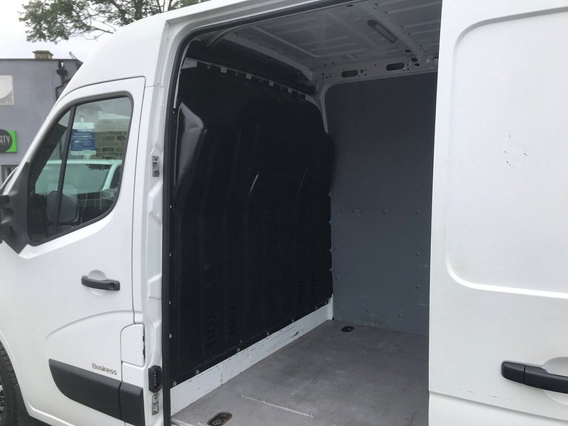Renault Master 2.3 dCi 35 Business Panel Van 5dr Diesel Manual FWD MWB Medium Roof Euro 6 (130 ps) 5dr Manual 2026