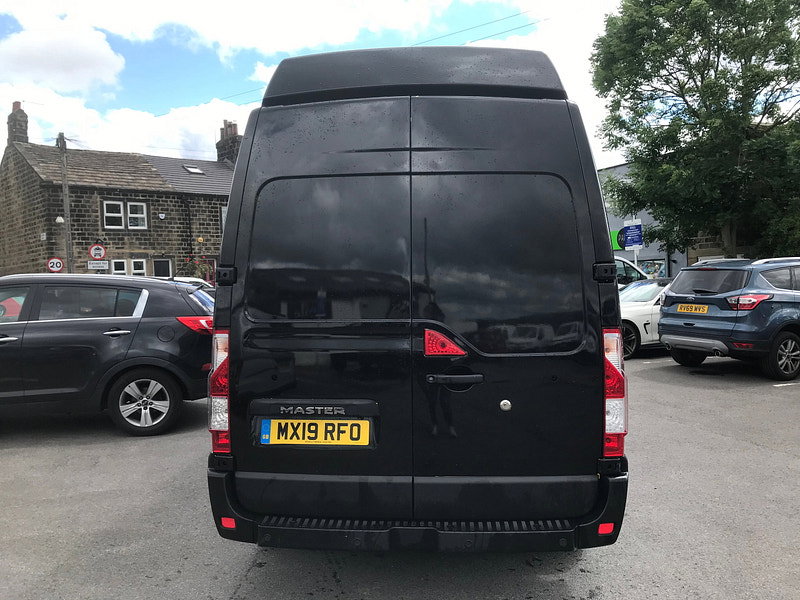 Renault Master 2.3 dCi ENERGY 35 Business Panel Van 5dr Diesel Manual FWD MWB High Roof Euro 6 (s/s) (145 bhp) 5dr Manual 2026