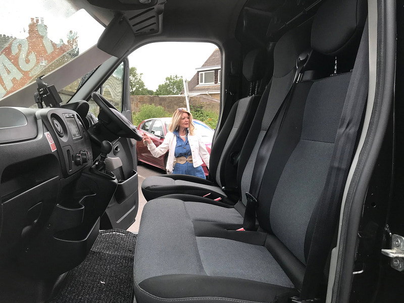 Renault Master 2.3 dCi ENERGY 35 Business Panel Van 5dr Diesel Manual FWD MWB High Roof Euro 6 (s/s) (145 bhp) 5dr Manual 2026