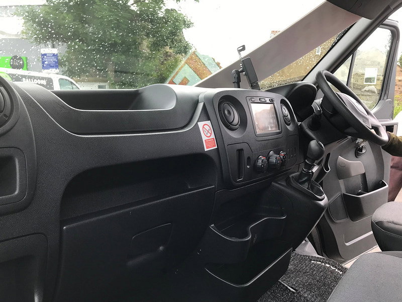 Renault Master 2.3 dCi ENERGY 35 Business Panel Van 5dr Diesel Manual FWD MWB High Roof Euro 6 (s/s) (145 bhp) 5dr Manual 2026
