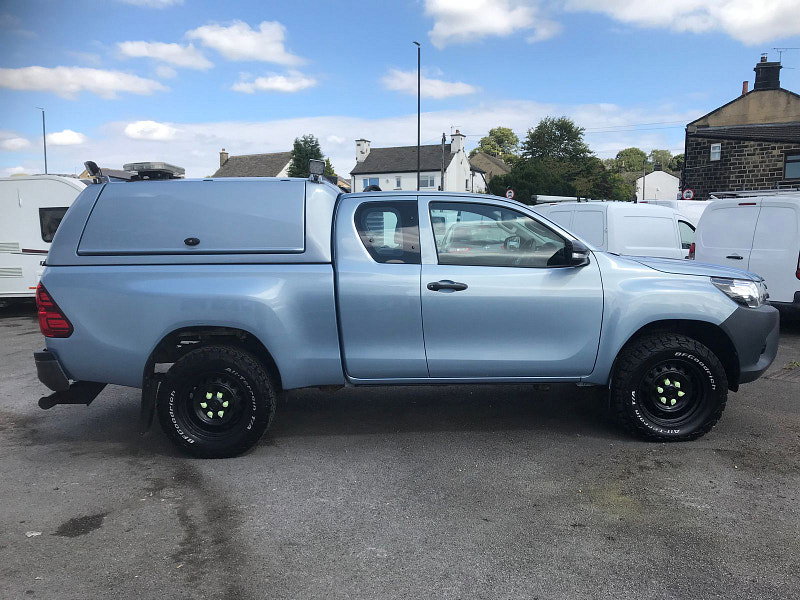 Toyota Hilux 2.4L ACTIVE 4WD D-4D ECB 5dr Diesel Manual Euro 6 (148 bhp) 5dr Manual 2026