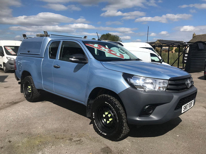 Toyota Hilux 2.4L ACTIVE 4WD D-4D ECB 5dr Diesel Manual Euro 6 (148 bhp) 5dr Manual 2026